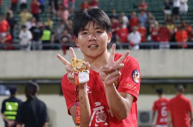 跆拳道半决赛焦点战：南城麒麟队鏖战祁连旋风队，新星闪耀。定位球制造杀机的简单介绍-爱游戏官方入口